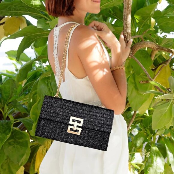 Lightweight Summer Straw Clutch with Reinforced Chain - Trendy Women’s Accessory - Picture 2 of 6